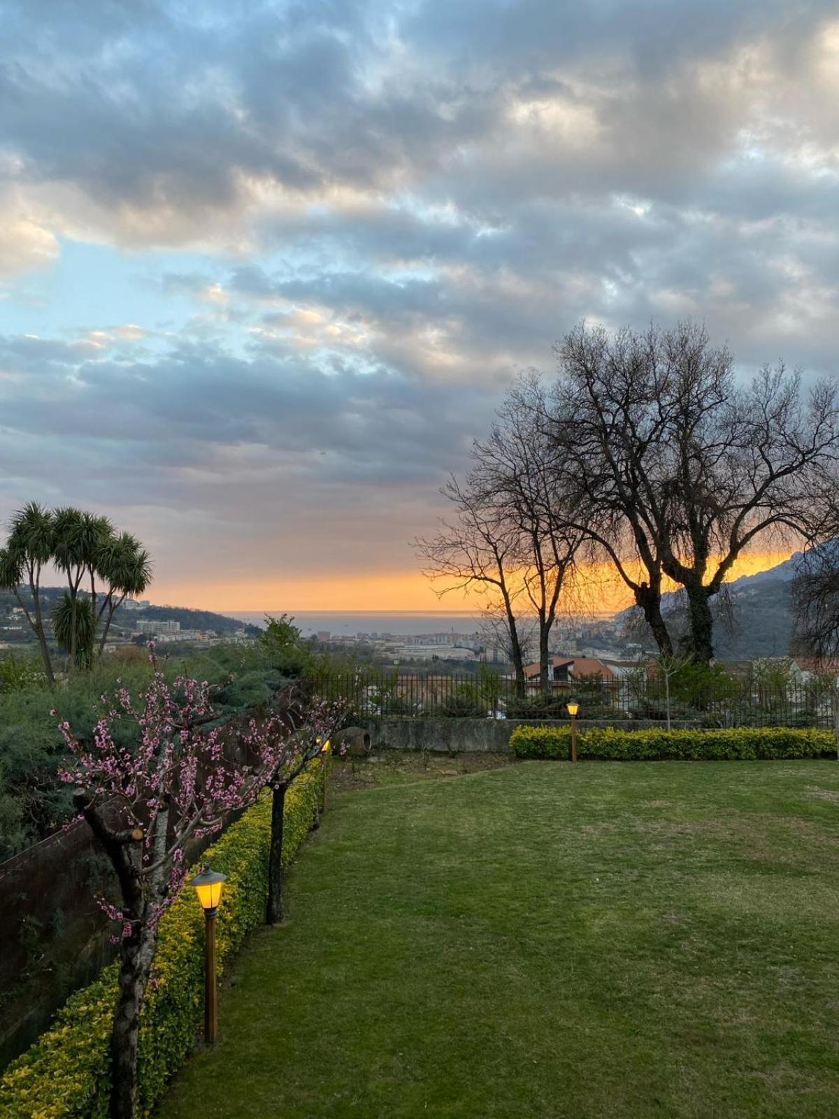 B&B La Rosa Salerno Exterior photo